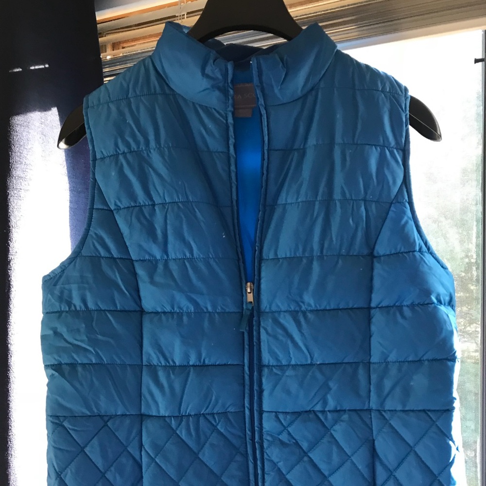 Women’s not so puffy blue vest size Large